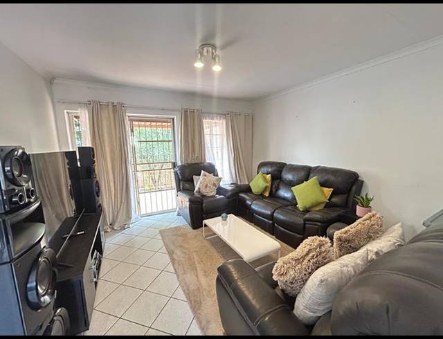 2 BEDROOM PROPERTY TO RENT IN FAERIE GLEN